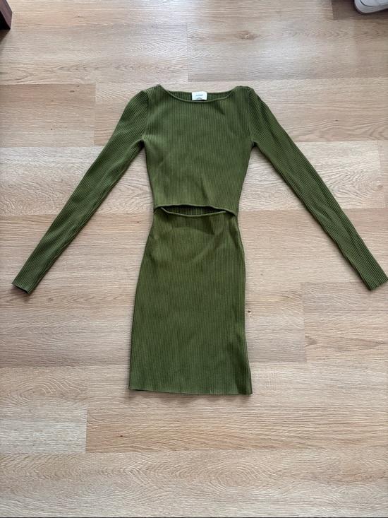 Wilfred Dresses & Skirts - Wilfred Olive Green Ribbed Long-Sleeve Cutout Dress